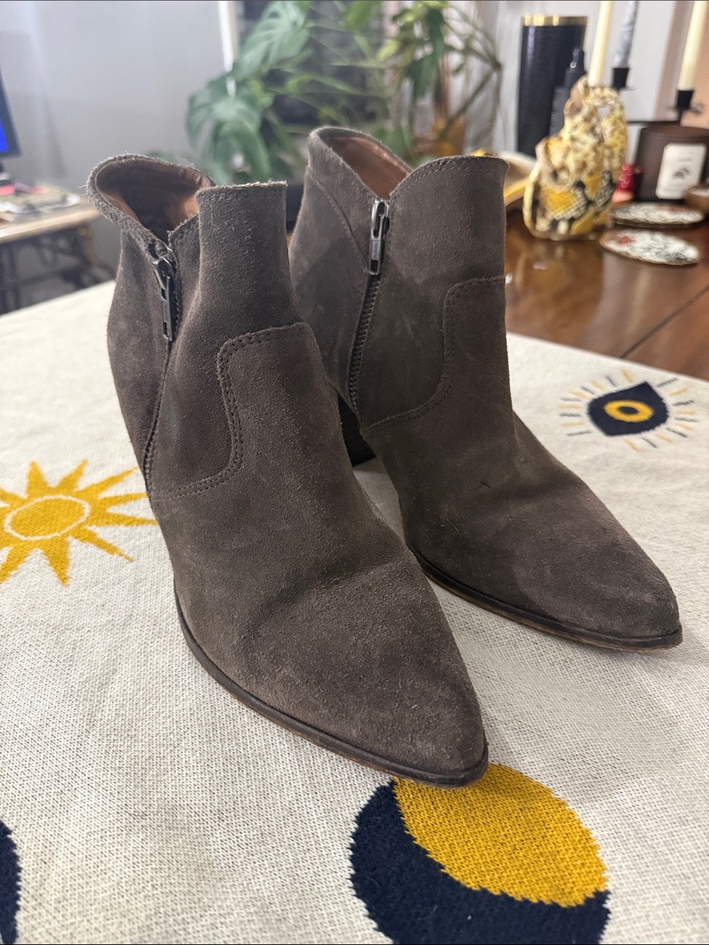 Freebird Rock Suede Ankle Boot Womens 8 Grey Side Zip Heeled Pointed Toe Bootie